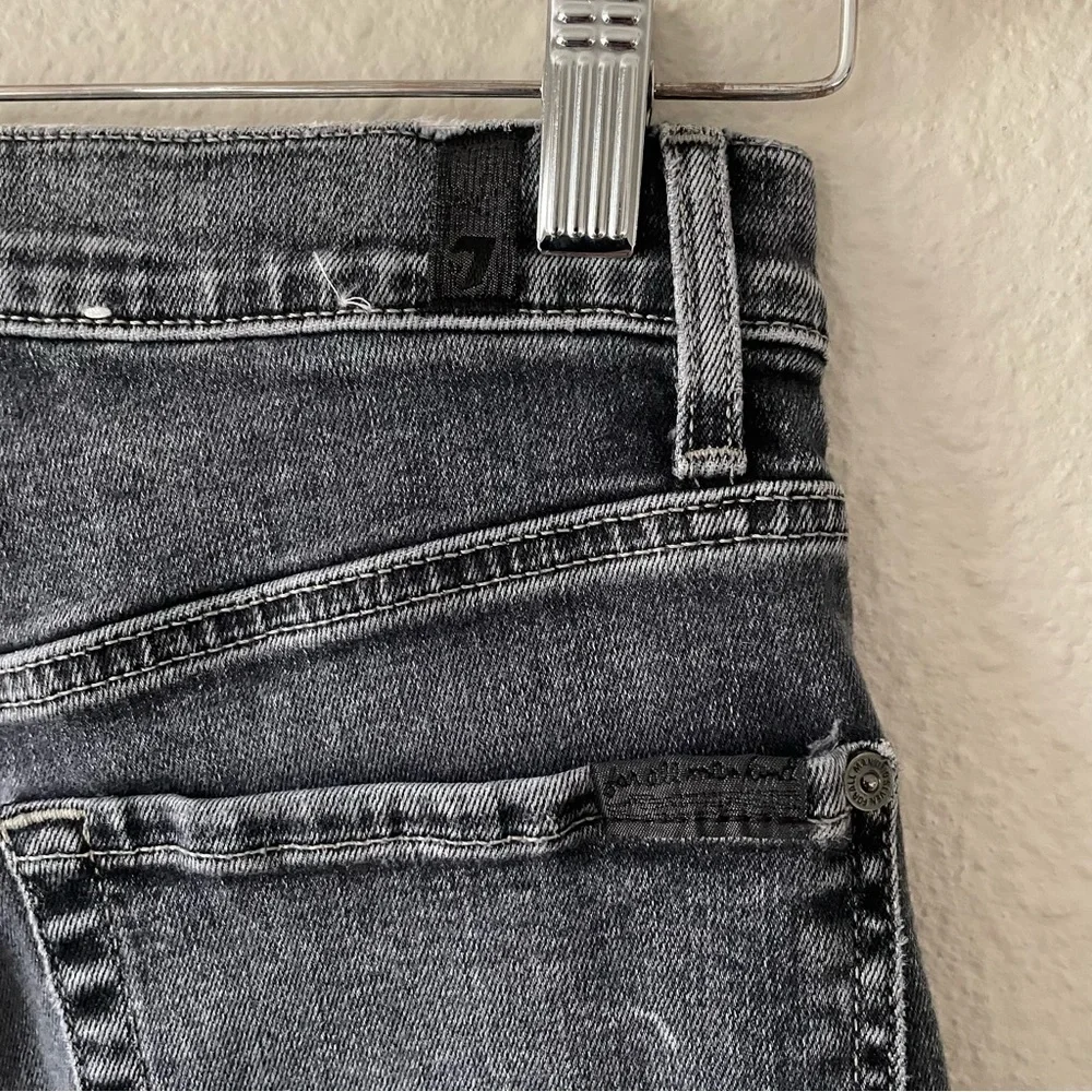 7 For All Mankind High Waist Cropped Straight Jeans Womens 26 Faded Black Ripped - Picture 11 of 15